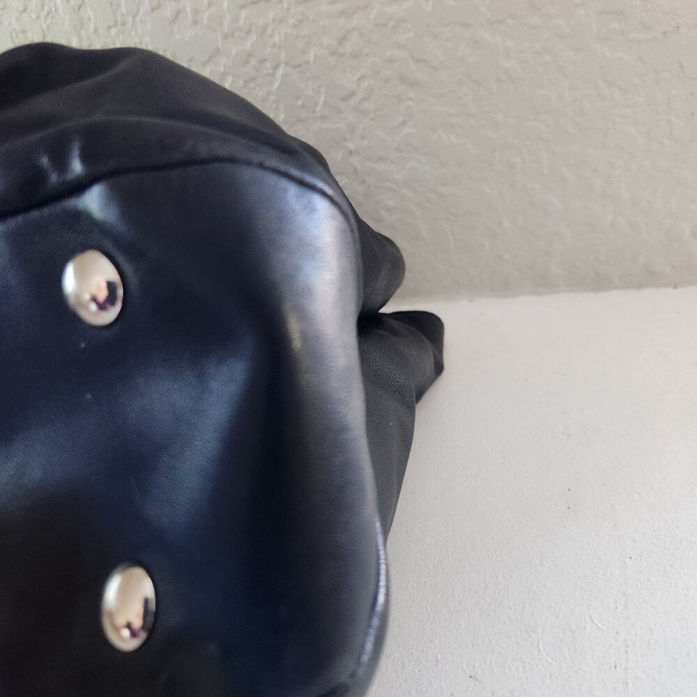 Euc Coach Soho East West Black Leather Shoulder Bag - Picture 8 of 14
